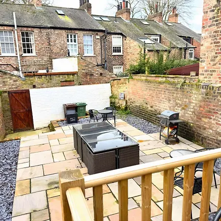 Appartement Modern Centre Near Train Station - Minster With Terrace *