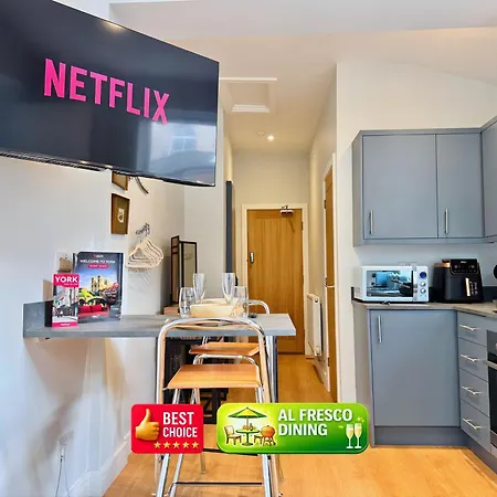Modern Centre Near Train Station - Minster With Terrace * 요크